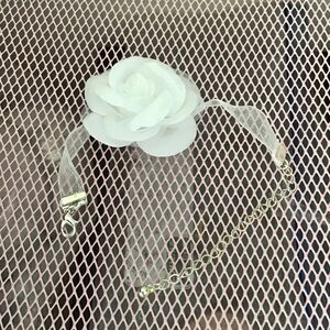 White camellia flower bracelet nwot